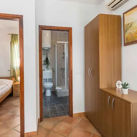 Apartment In 43010 Porec
