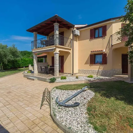 In 43010 Apartment Porec