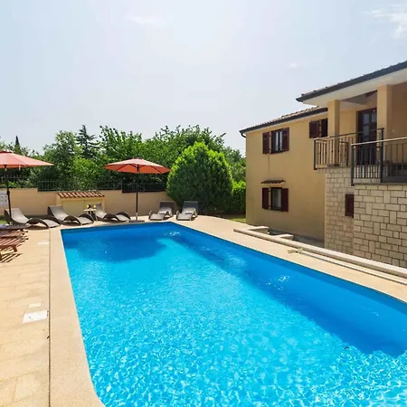 In 43010 Apartment Porec